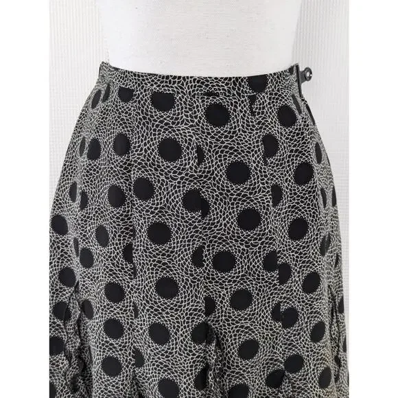 ANN TAYLOR LOFT! BLACK, WHITE FLORAL ABSTRACT, RUFFLED DETAIL SKIRT! SZ 2P - Picture 3 of 9